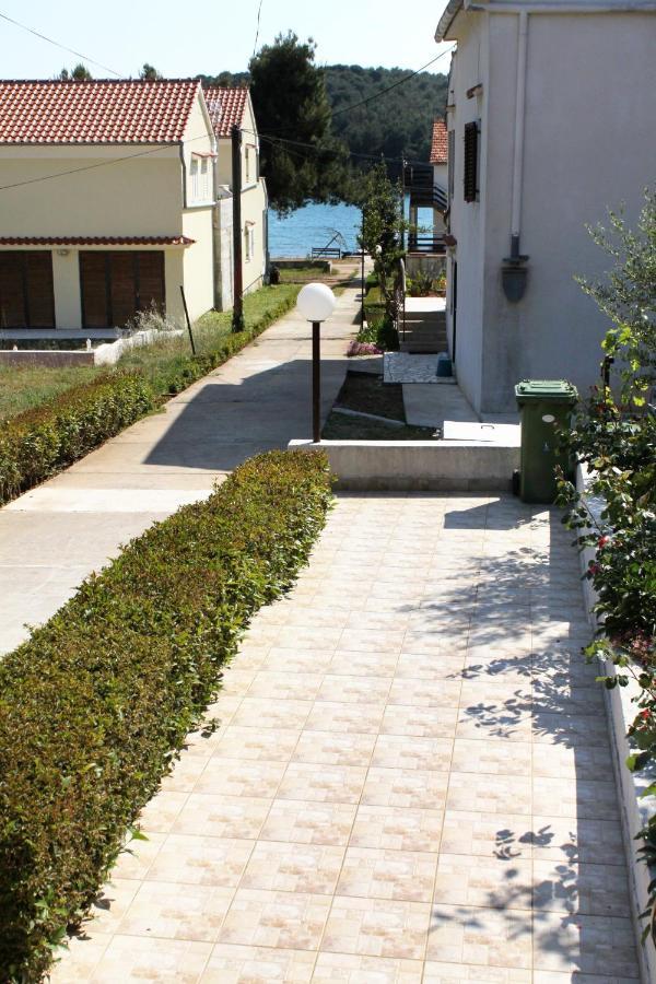 Apartments By The Sea Brgulje, Molat - 6241 Εξωτερικό φωτογραφία